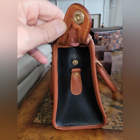 All Leather satchel with crossbody chain - Picture 9 of 12